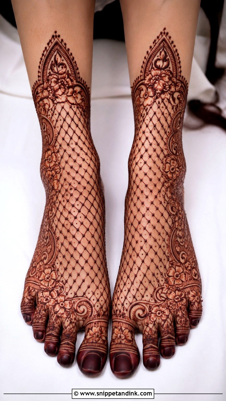 Jaali Bridal Foot Mehndi Design - Snippet and Ink - 30 Bridal Mehndi Designs for Foot