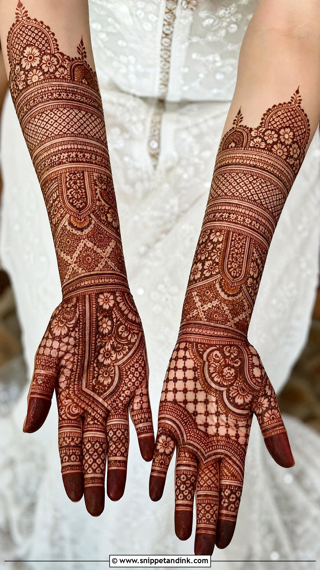 Jaali Bridal Mehndi Design - Snippet and Ink - 20 Bride Hand Mehndi Designs
