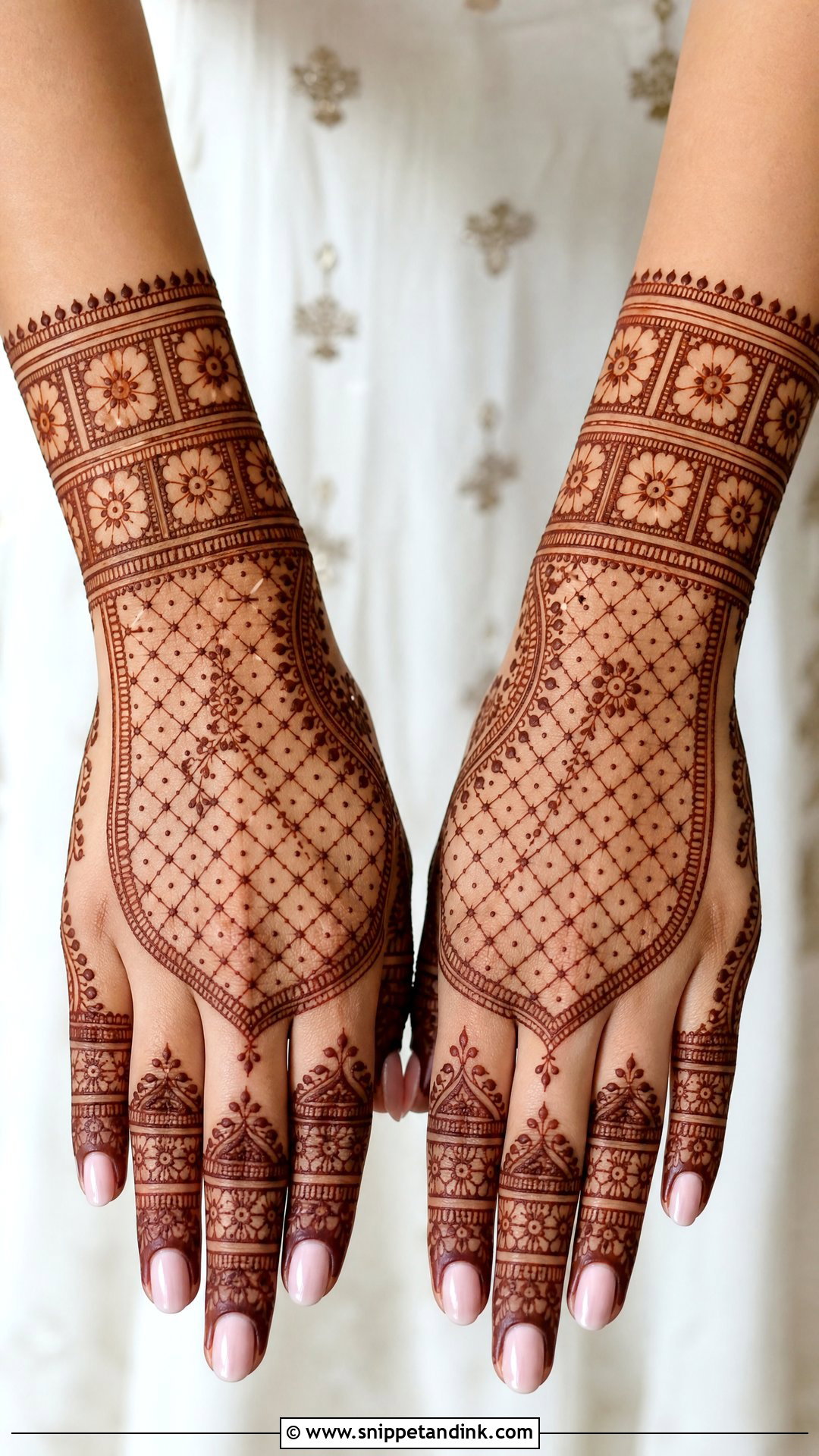 Jaali Bridal Name Mehndi Design - Snippet and Ink - 20 Bridal Name Mehndi Designs