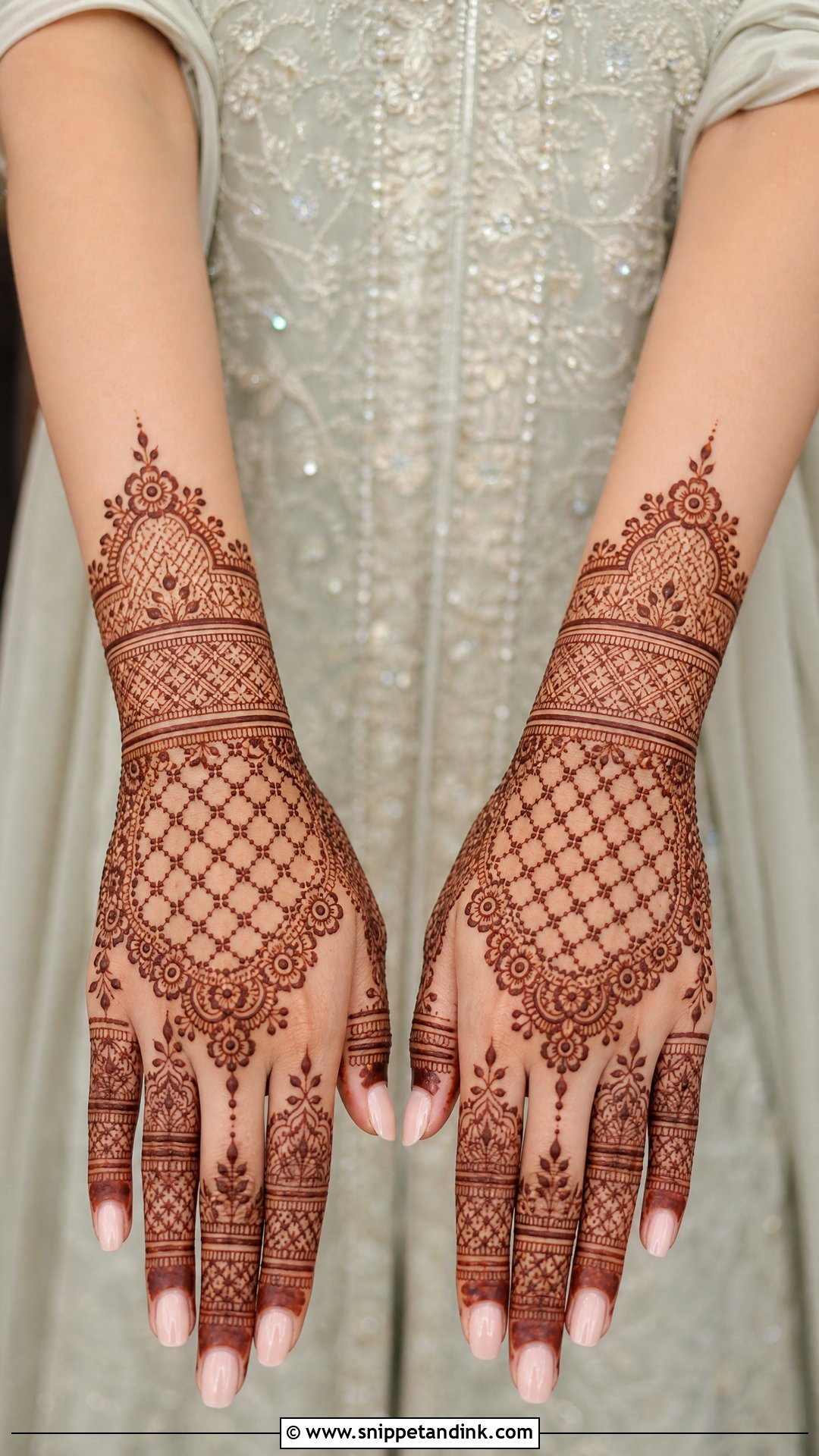 Jaali Engagement Mehndi Design - Snippet and Ink - 20 Engagement Bride Mehndi Designs