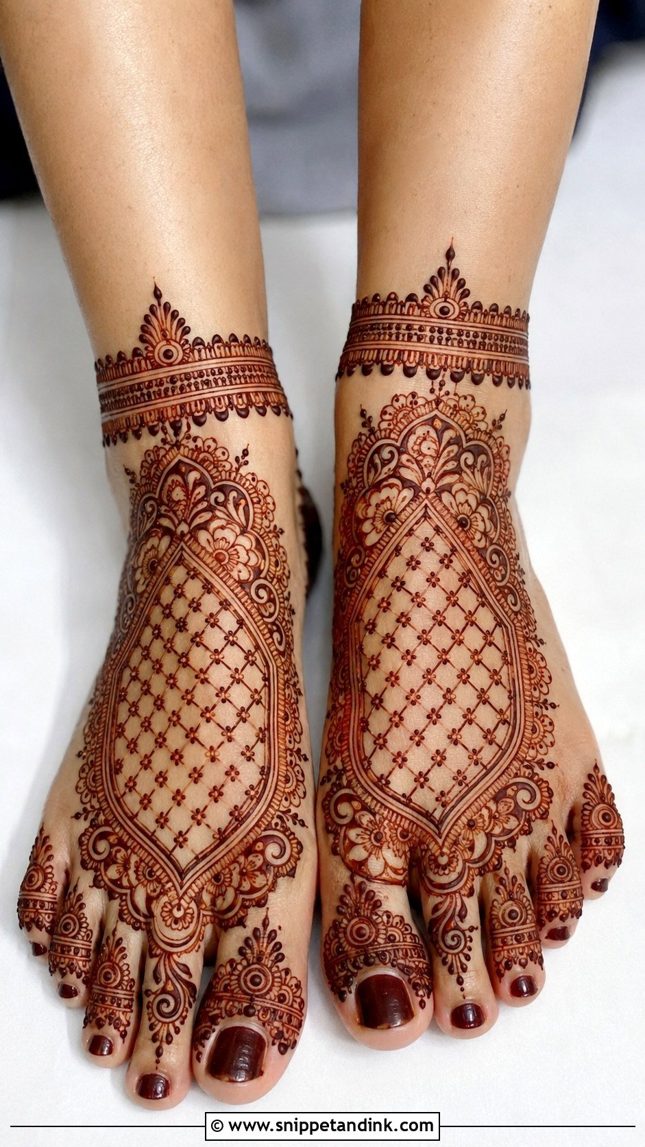 Jaali Legs Mehndi Design - Snippet and Ink - 35 Legs Mehndi Design Ideas