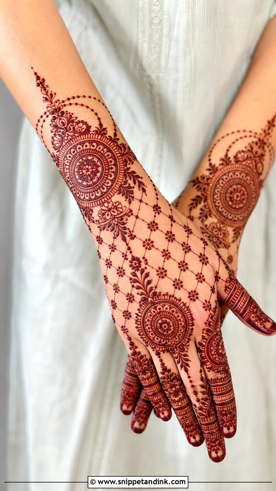 Jaali Mehndi Design - Snippet and Ink - 30 Elegant Mehndi Designs