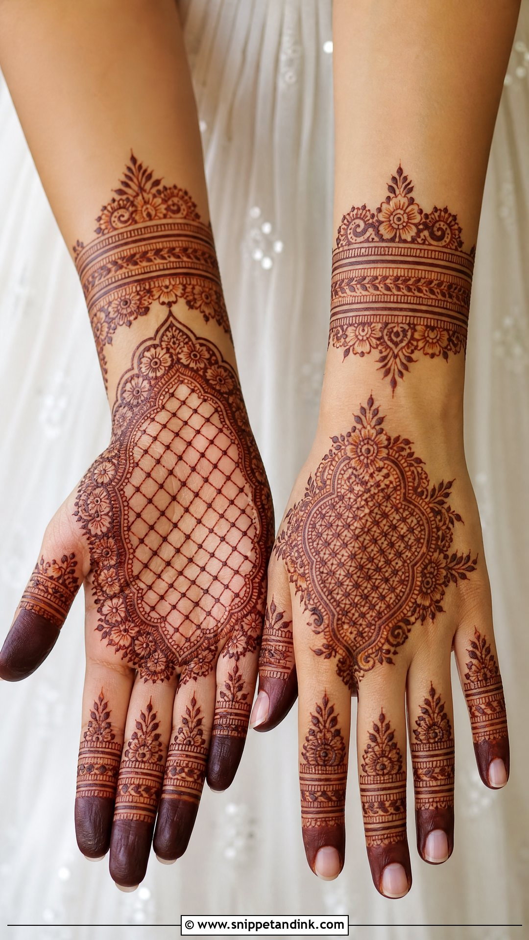 Jaali Nikkah Mehndi Design - Snippet and Ink - 30 Nikkah Mehndi Designs
