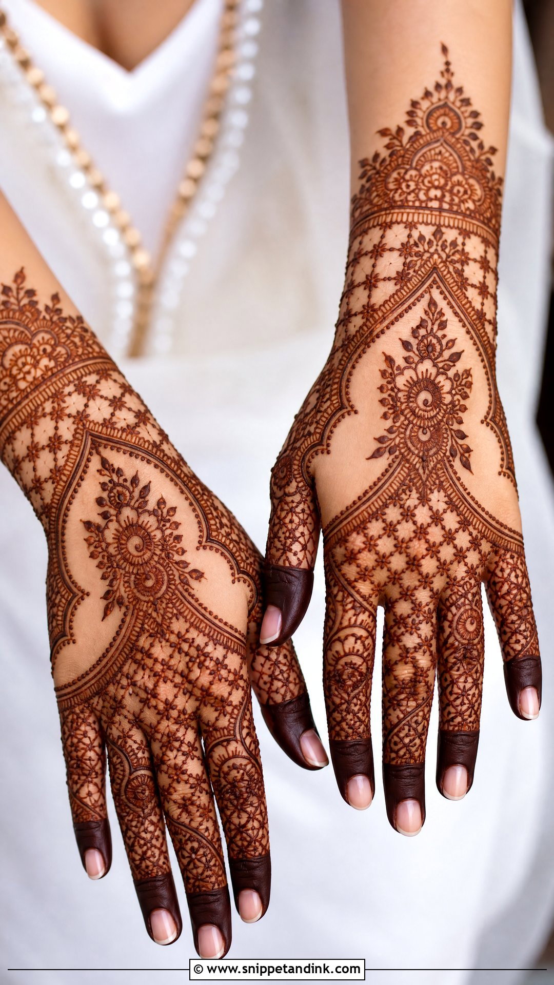 Jaali Nikkah Mehndi Design - Snippet and Ink - 20 Mehndi Designs for Nikkah Bride