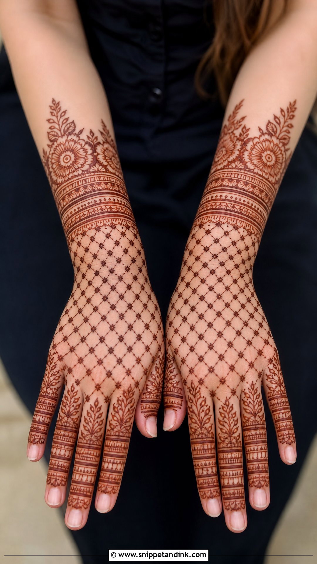 Jaali Normal Mehndi Design - Snippet and Ink - 30 Normal Mehndi Design Ideas