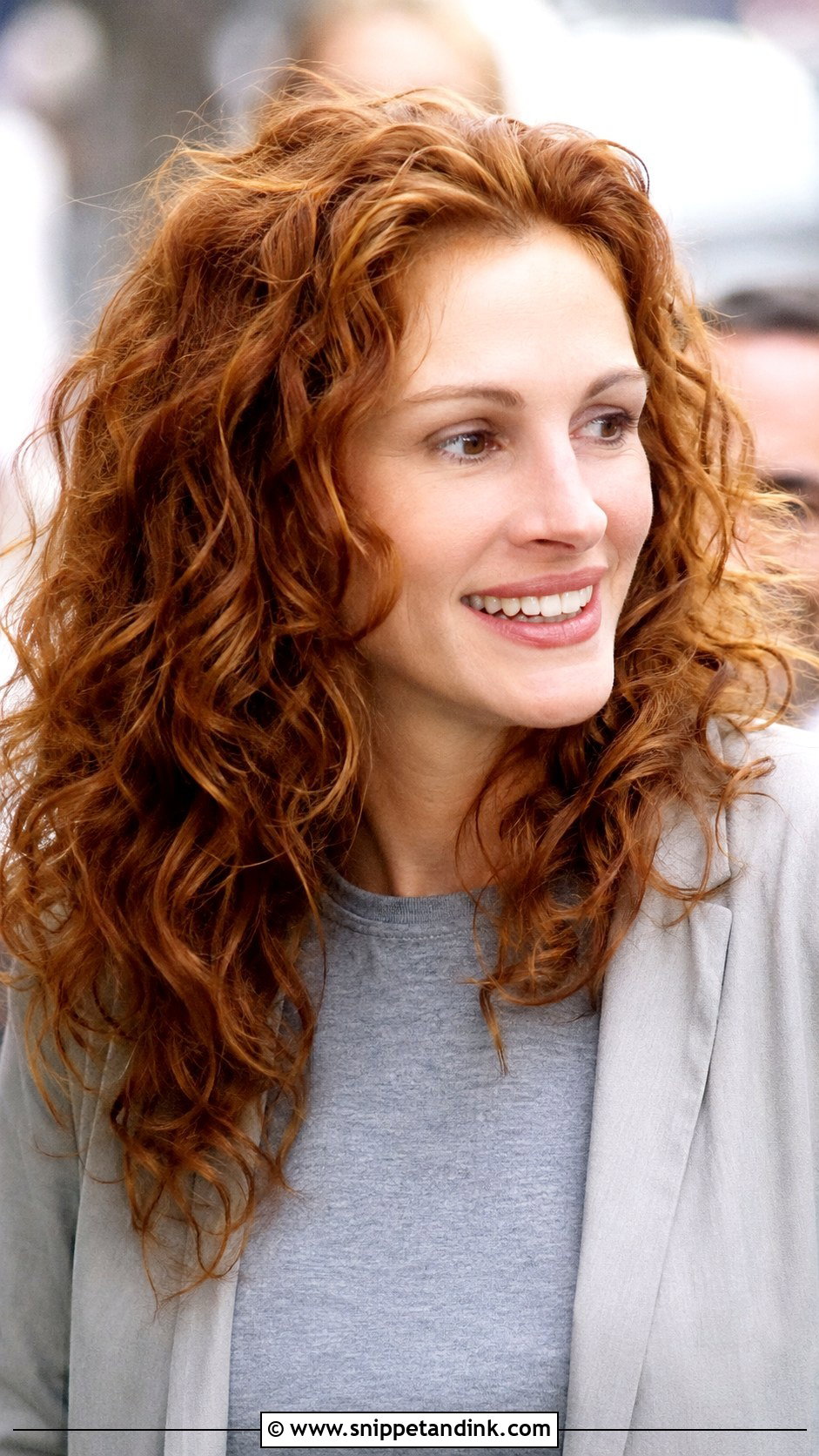 Julia Roberts Casual Curly Hair - Snippet and Ink - 15 Julia Roberts My Best Friends Wedding Hair Ideas