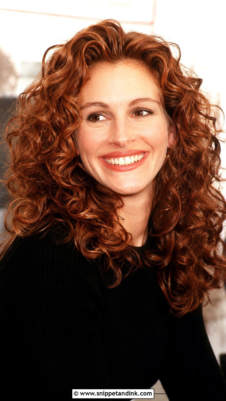 Julia Roberts Voluminous Curly Hair - Snippet and Ink - 15 Julia Roberts My Best Friends Wedding Hair Ideas