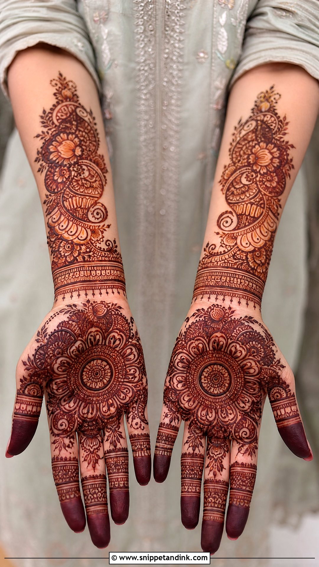 Kashees Front Hand Bridal Mehndi Design - Snippet and Ink - 20 Kashees Bridal Mehndi Designs