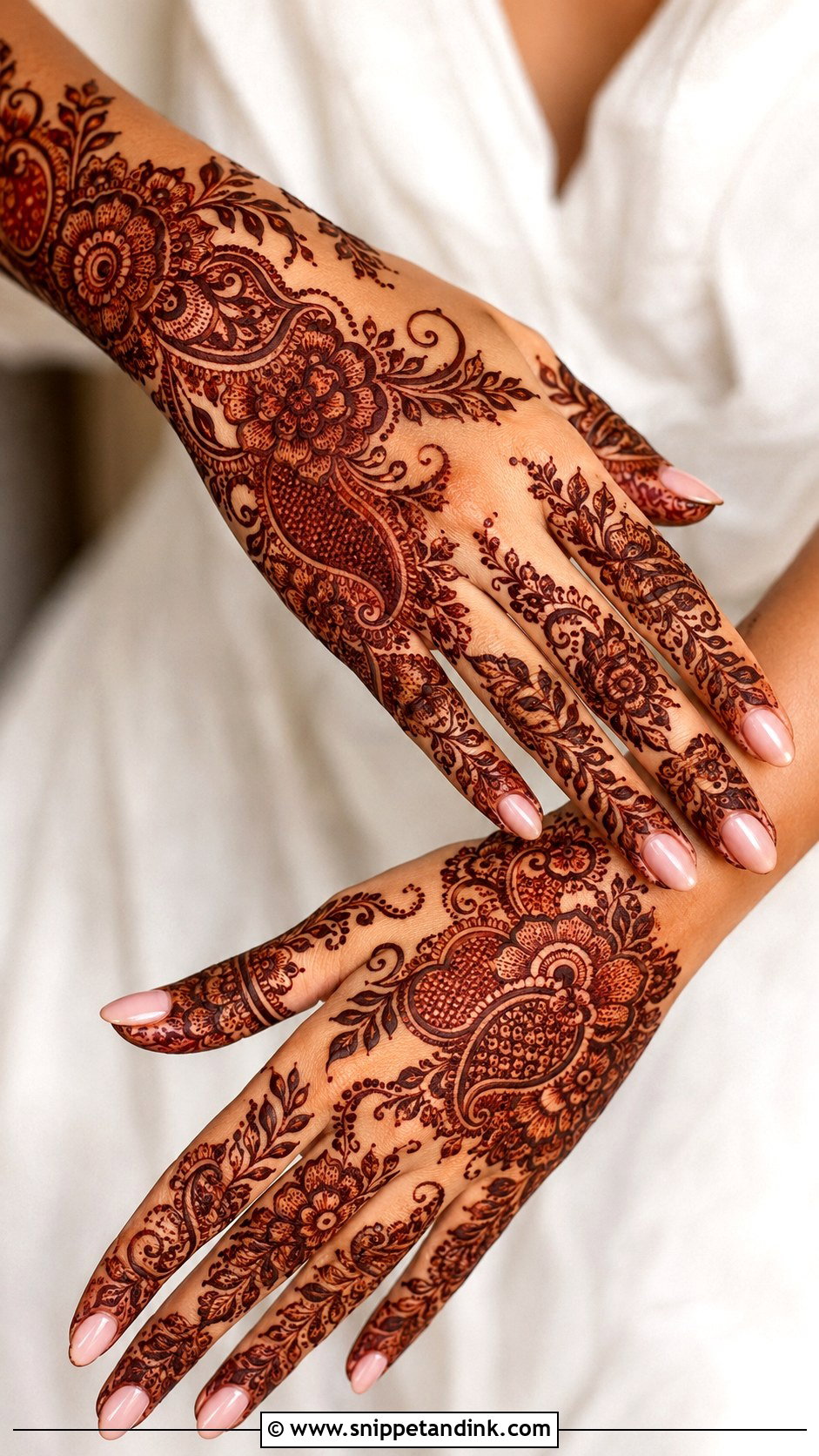 Kashees Leg Mehndi Design - Snippet and Ink - 35 Kashee's Mehndi Designs