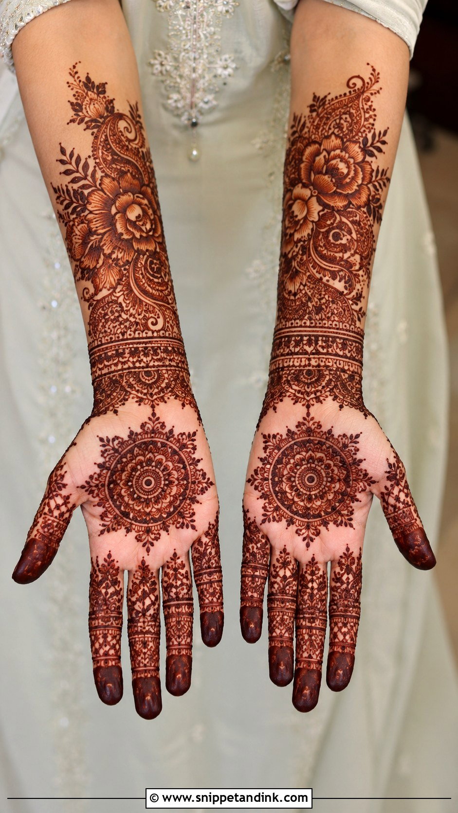 Kashees Mehndi Design For Bride Sister - Snippet and Ink - 35 Kashee's Mehndi Designs
