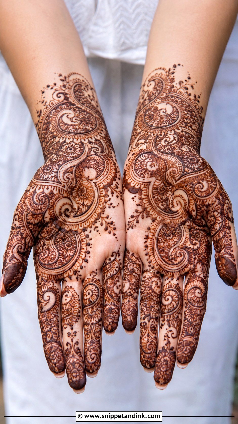 Kashees Paisley Mehndi Design - Snippet and Ink - 35 Kashee's Mehndi Designs