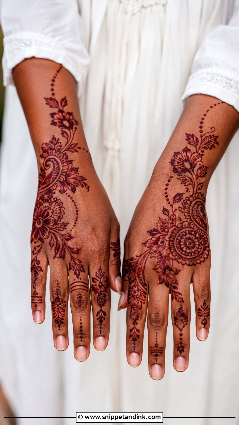 Khafif Mehndi Design For Dark Skin - Snippet and Ink - 35 Khafif Mehndi Designs