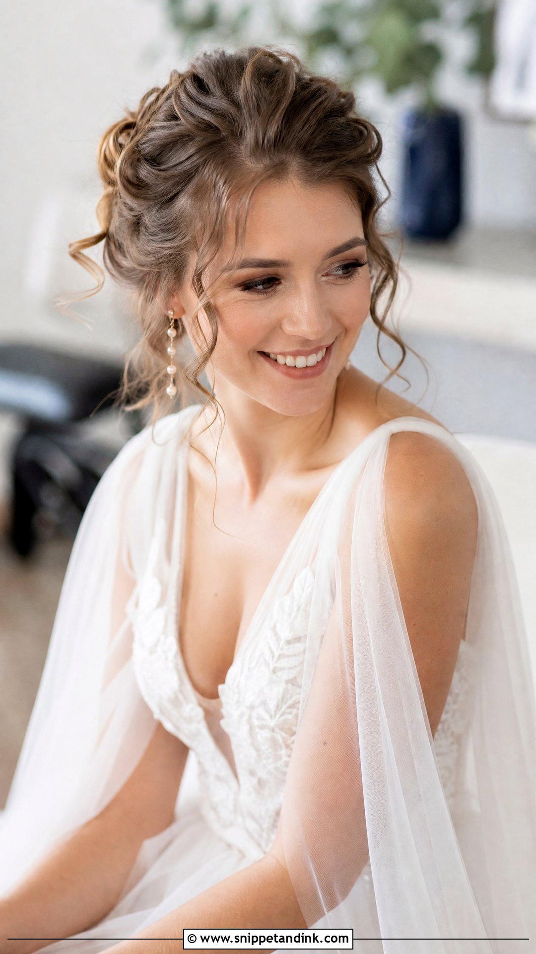 Loose Curly Updo - Snippet and Ink - 30 Brautfrisur Hochgesteckt Ideas