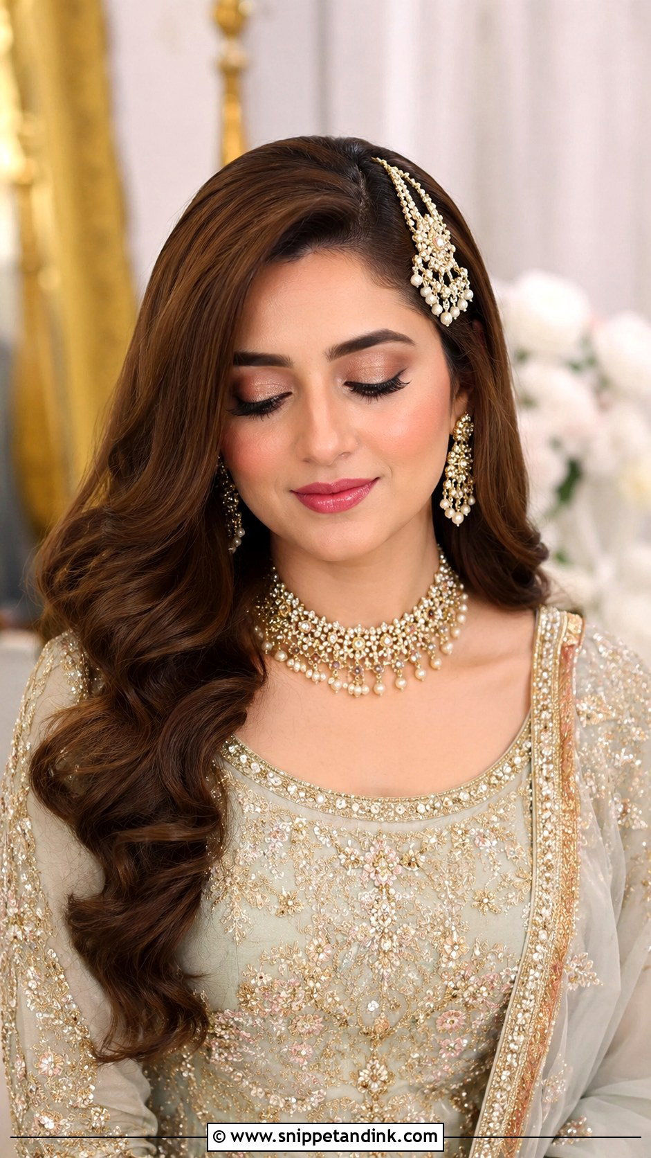 Loose Waves With Side Tikka - Snippet and Ink - 25 Pakistani Wedding Hairstyles
