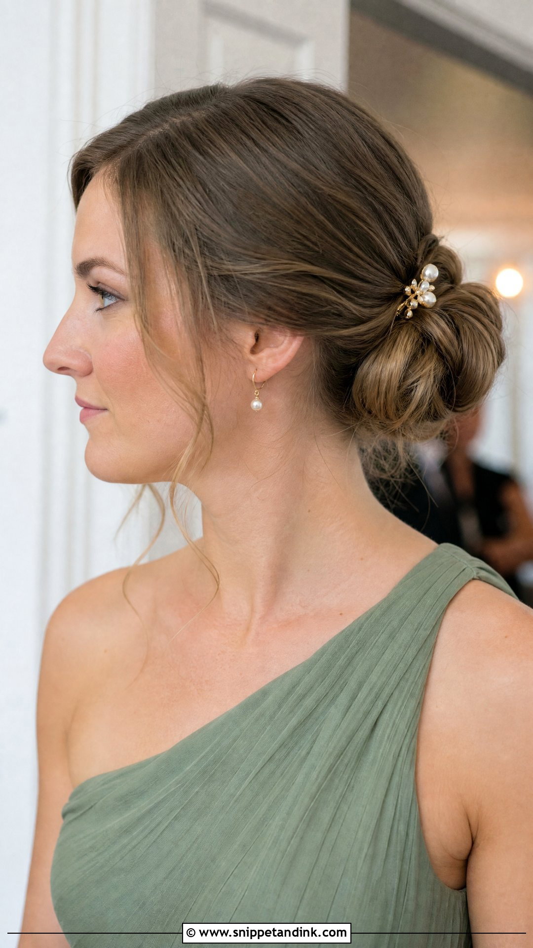Low Bun Wedding Guest Hair - Snippet and Ink - 15 Easy Hair Do for Wedding Guest Ideas