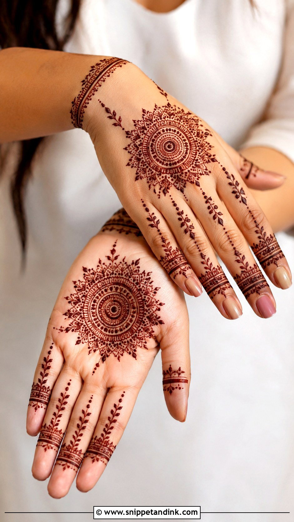 Mandala Khafif Mehndi Design - Snippet and Ink - 35 Khafif Mehndi Designs