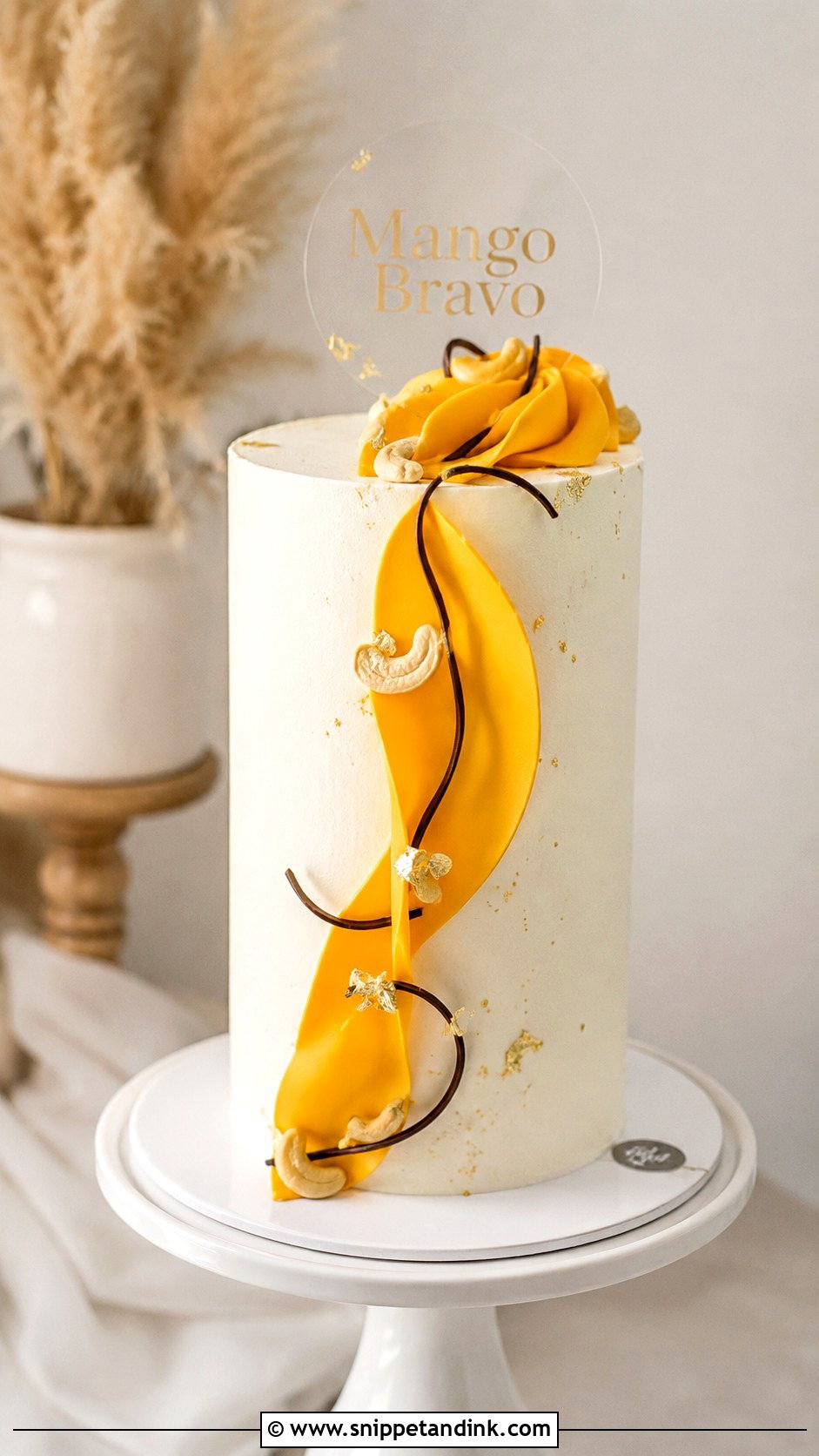 Mango Bravo Modern Cake - Snippet and Ink - 20 Mango Bravo Cake Ideas for Wedding