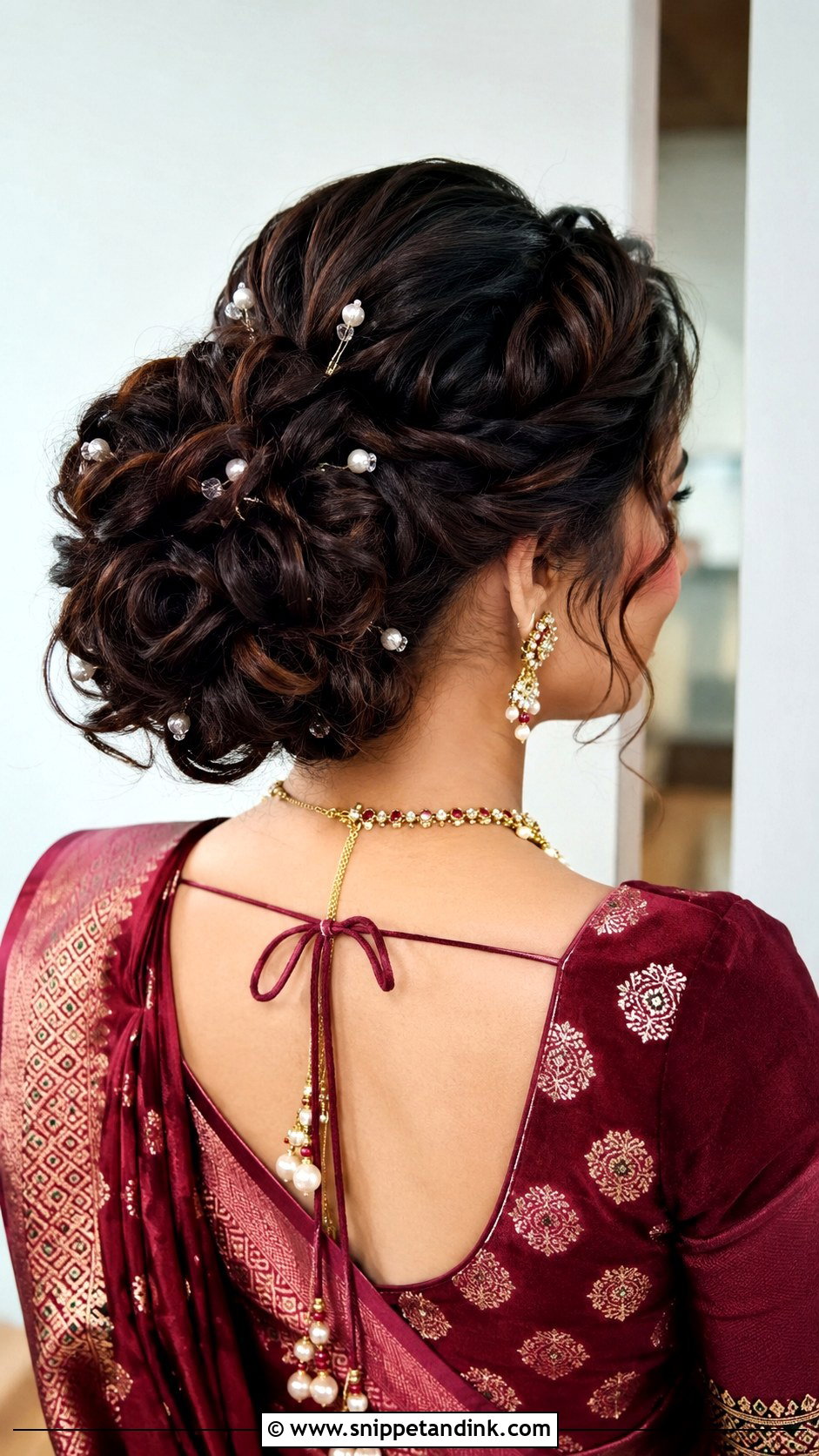 Marathi Bride Reception Bun - Snippet and Ink - 20 Marathi Bride Hairstyle Bridal Hair Ideas