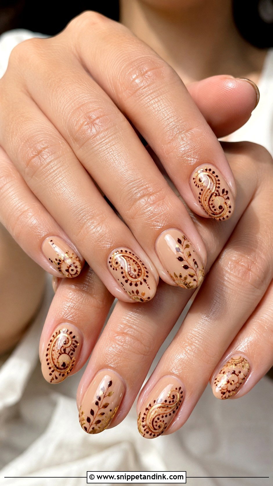 Mehndi Inspired Nails - Snippet and Ink - 20 Nails for Indian Wedding Guest