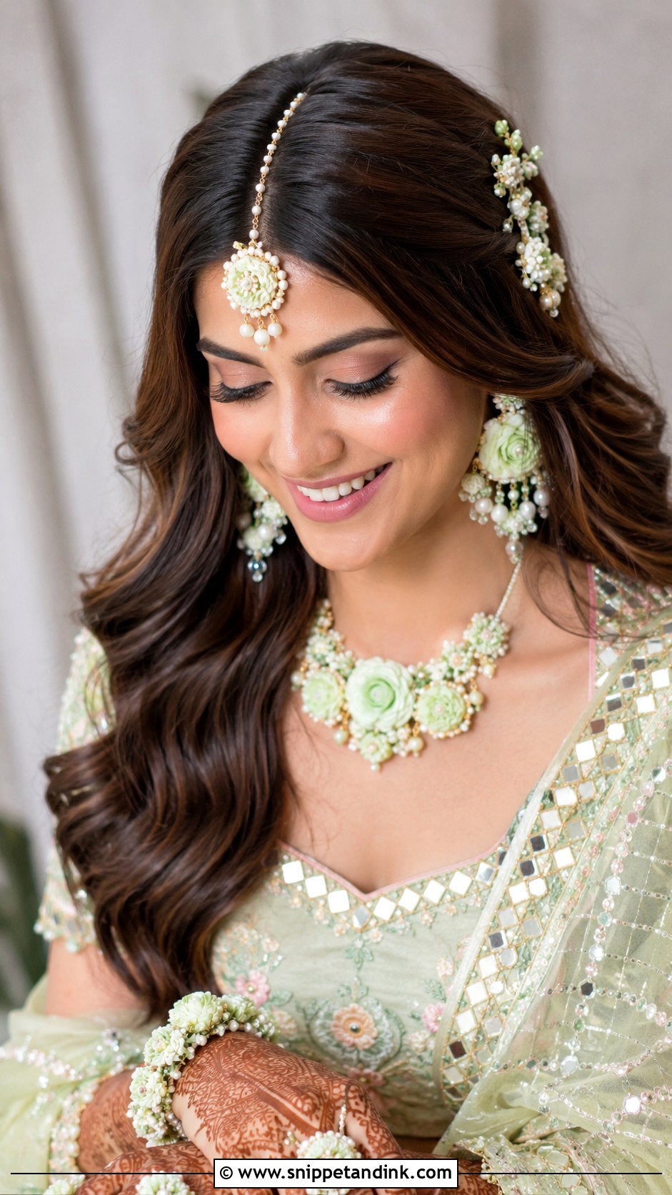 Mehndi Soft Waves For Bride - Snippet and Ink - 15 Mendhi Hairstyles for Bride
