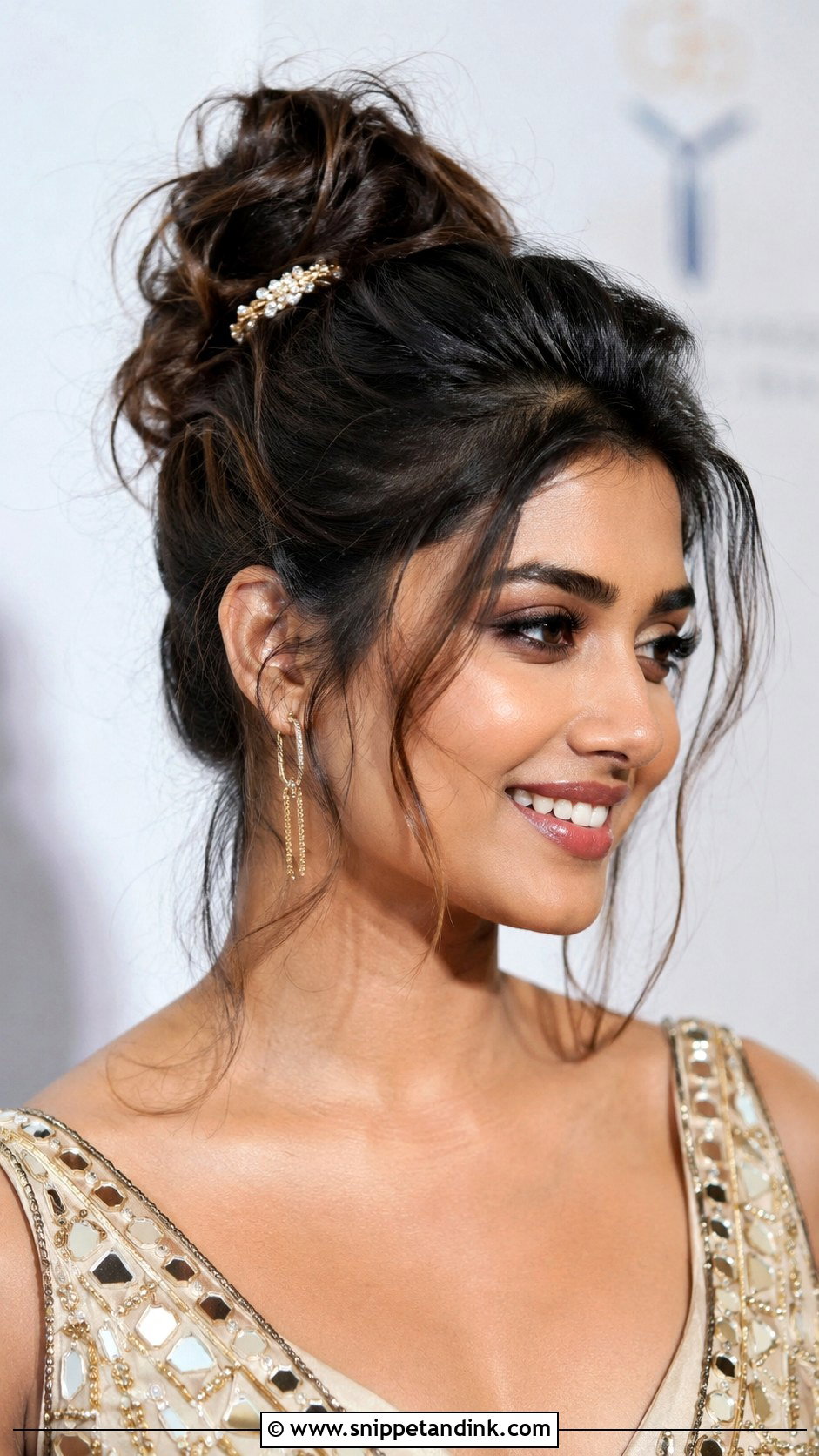 Messy Top Knot - Snippet and Ink - 20 Messy Hairstyles for Indian Wedding