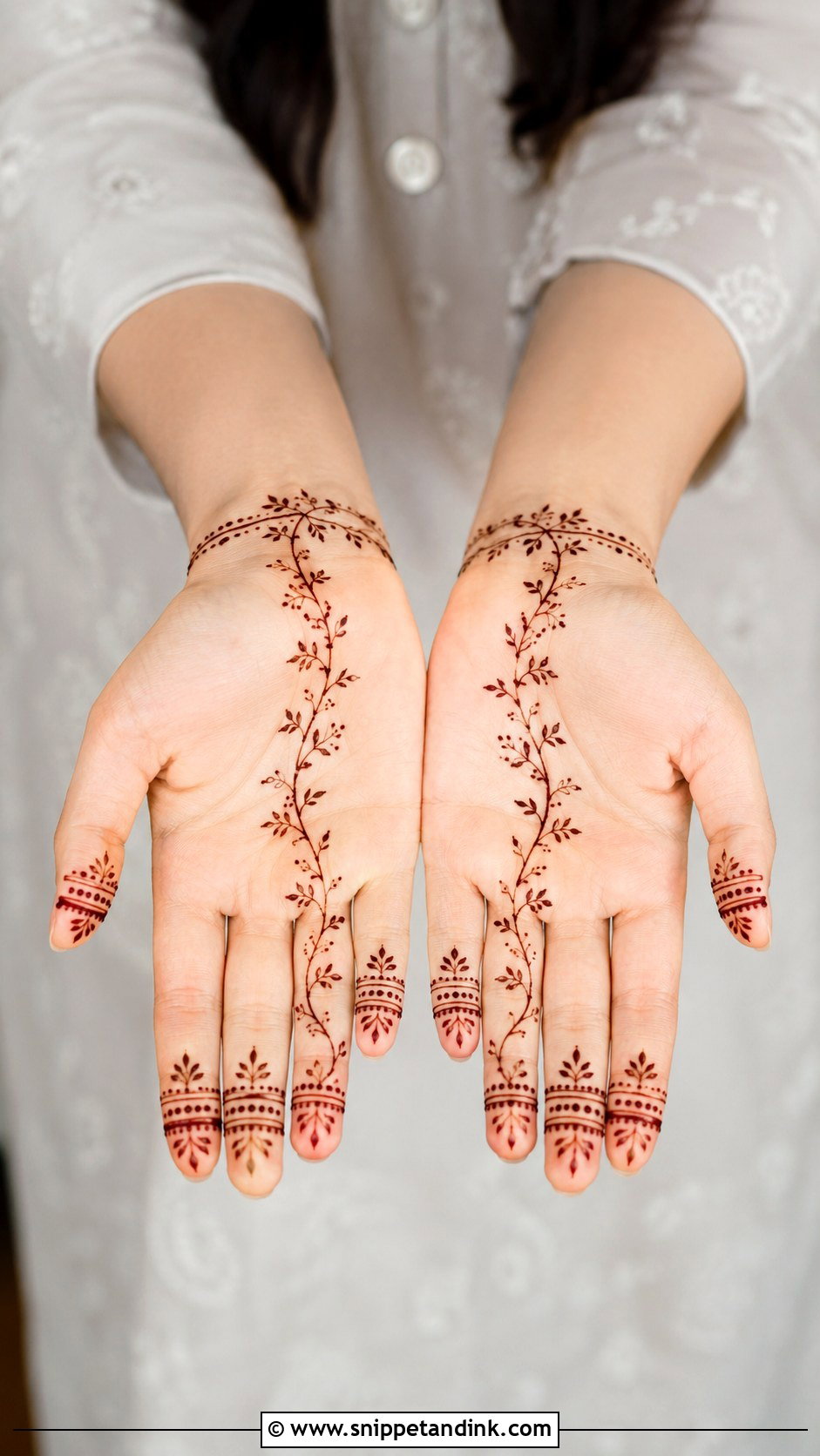Minimal Arabic Front Hand Mehndi Design - Snippet and Ink - 35 Arabic Front Hand Mehndi Designs