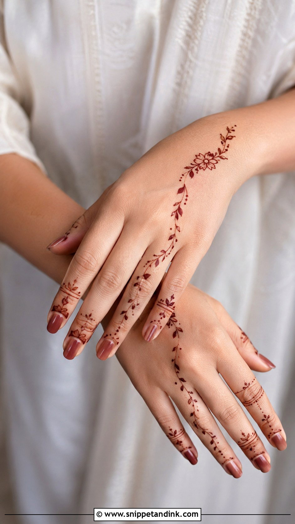 Minimal Bel Mehndi Design - Snippet and Ink - 30 Bel Mehndi Designs