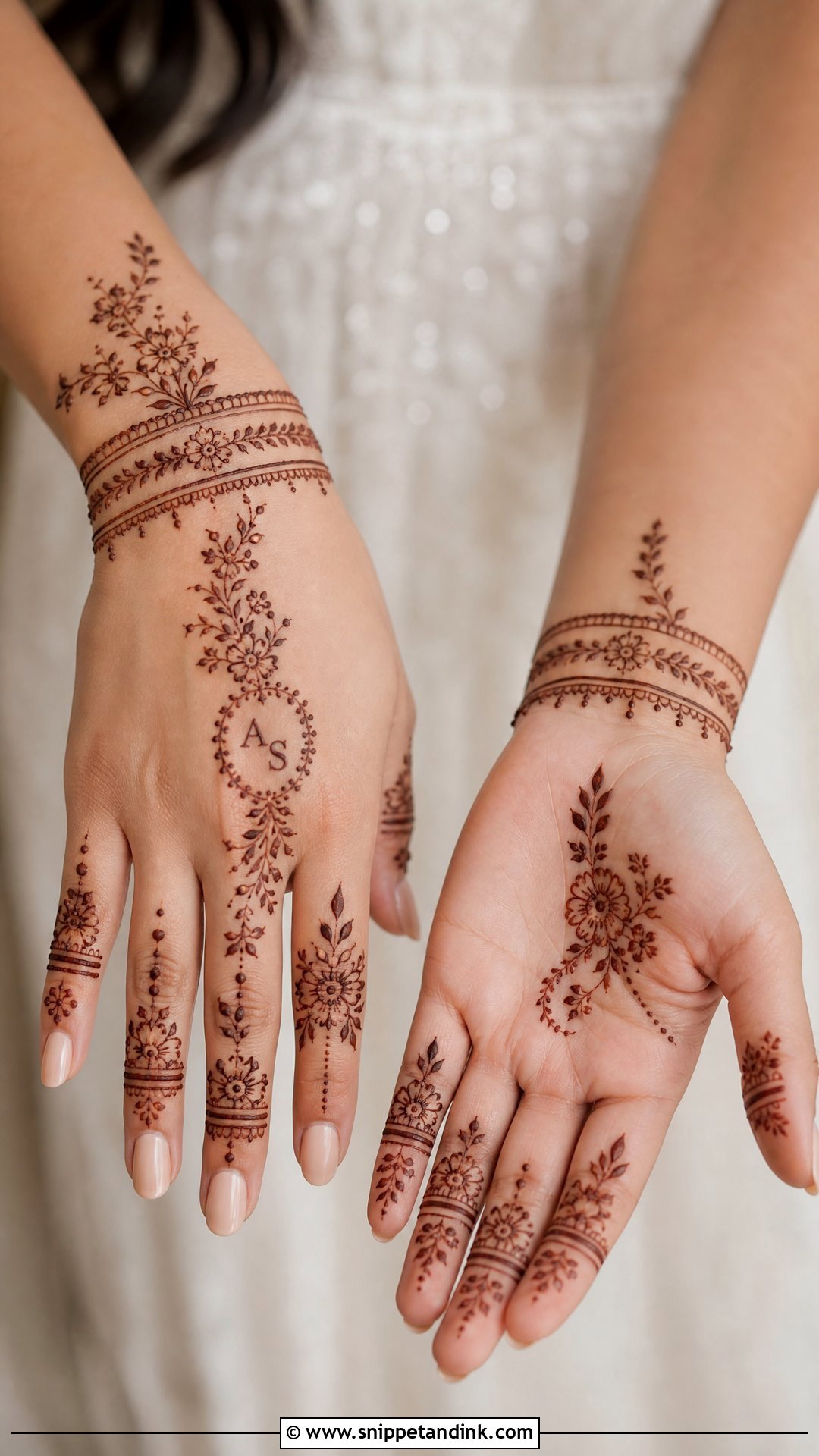 Minimal Bridal Mehndi Design - Snippet and Ink - 30 Bride Mehndi Designs
