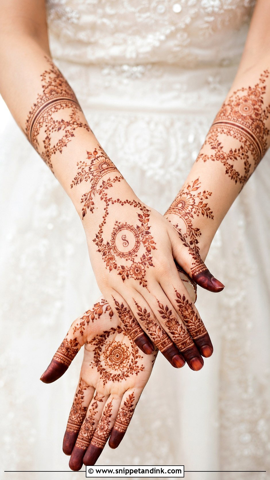 Minimal Bridal Mehndi Design - Snippet and Ink - 35 Minimal Mehndi Designs
