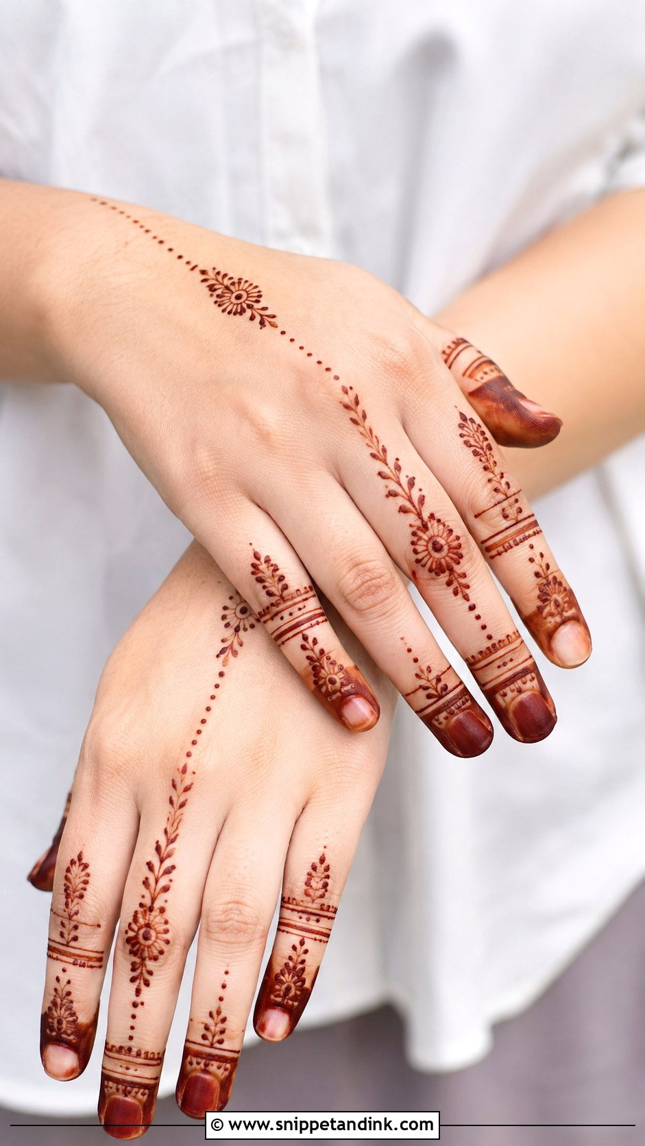 Minimal Finger Mehndi Design - Snippet and Ink - 35 New Style Mehndi Design Ideas