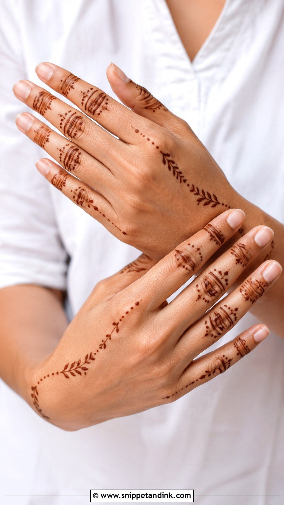 Minimal Fingers Mehndi Design - Snippet and Ink - 35 Fingers Mehndi Design Ideas