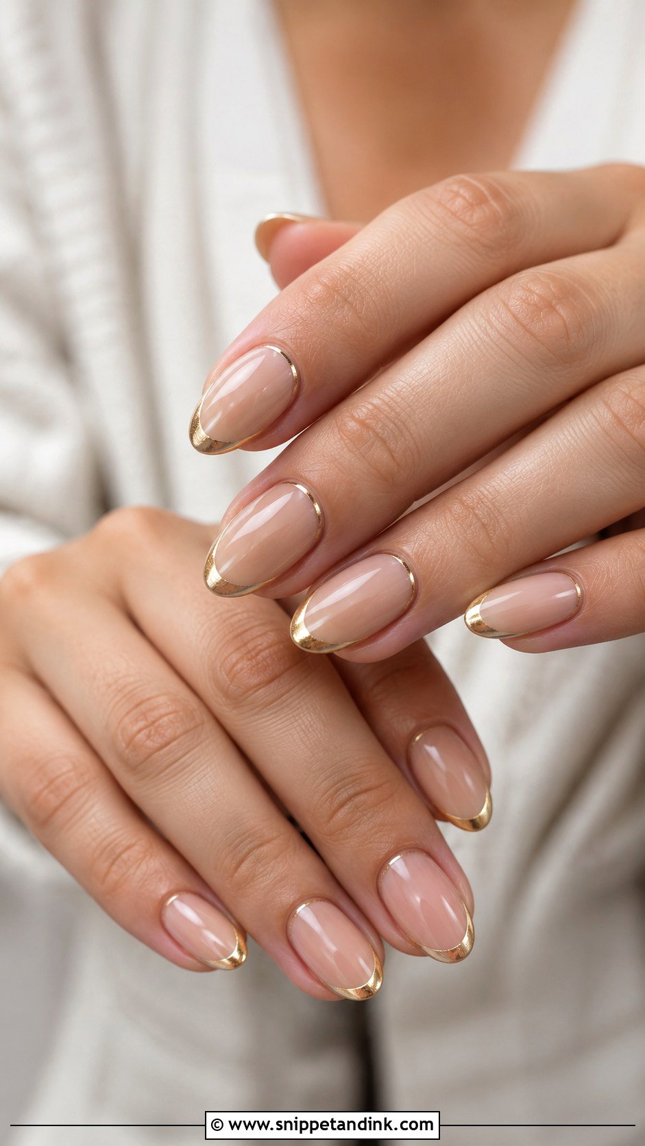 Minimal Gold Winter Wedding Guest Nails - Snippet and Ink - 20 Winter Wedding Nails Guest