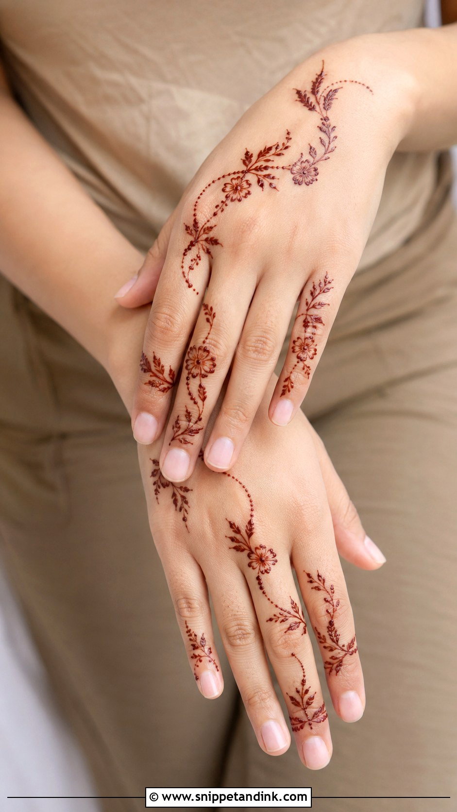 Minimal Khafif Mehndi Design - Snippet and Ink - 30 Minimalistic Mehndi Designs