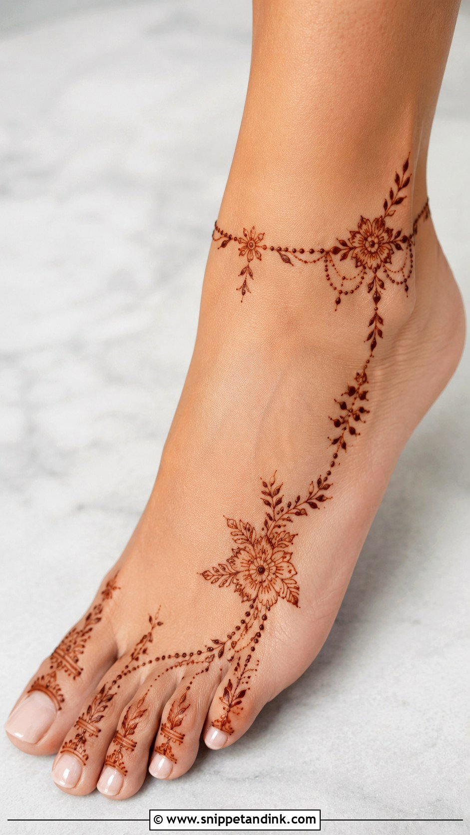 Minimal Leg Mehndi Design - Snippet and Ink - 35 Leg Mehndi Design Ideas