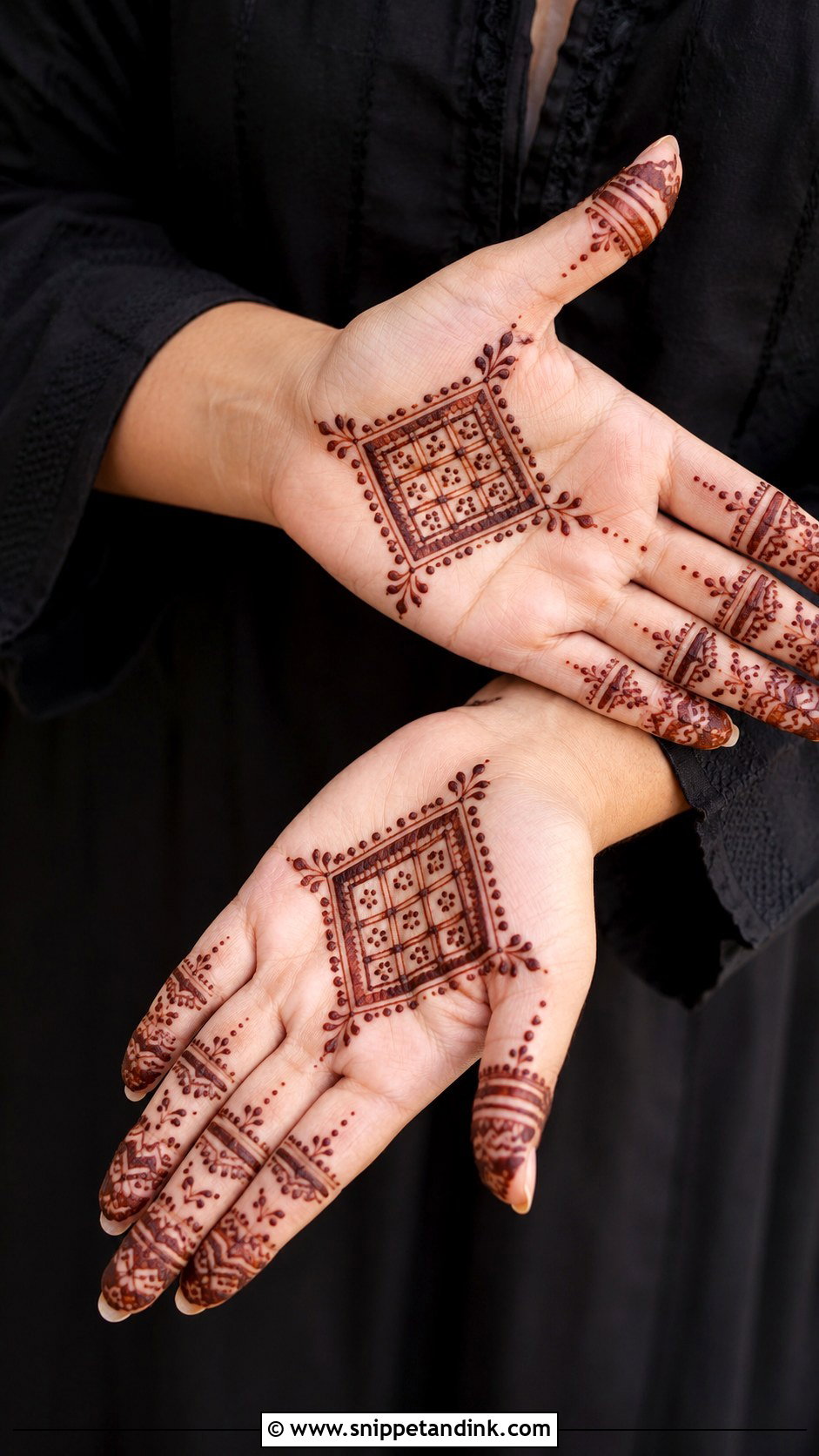 Minimal Moroccan Mehndi Design - Snippet and Ink - 30 Minimalistic Mehndi Designs