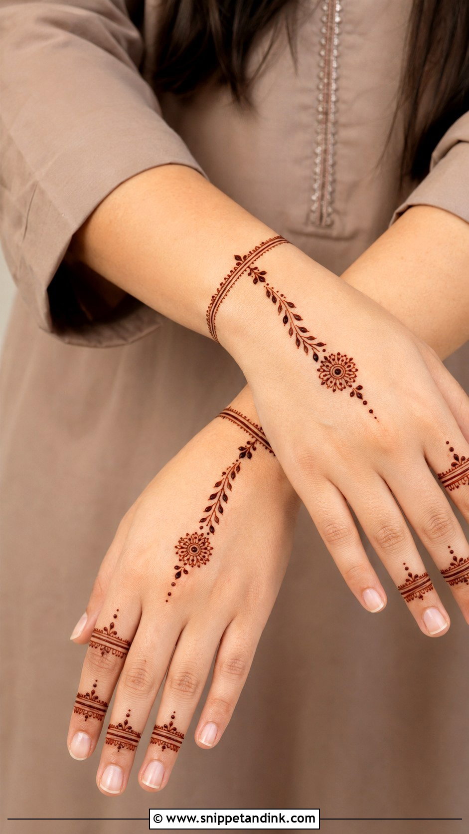 Minimal Office Mehndi Design - Snippet and Ink - 30 Minimalistic Mehndi Designs