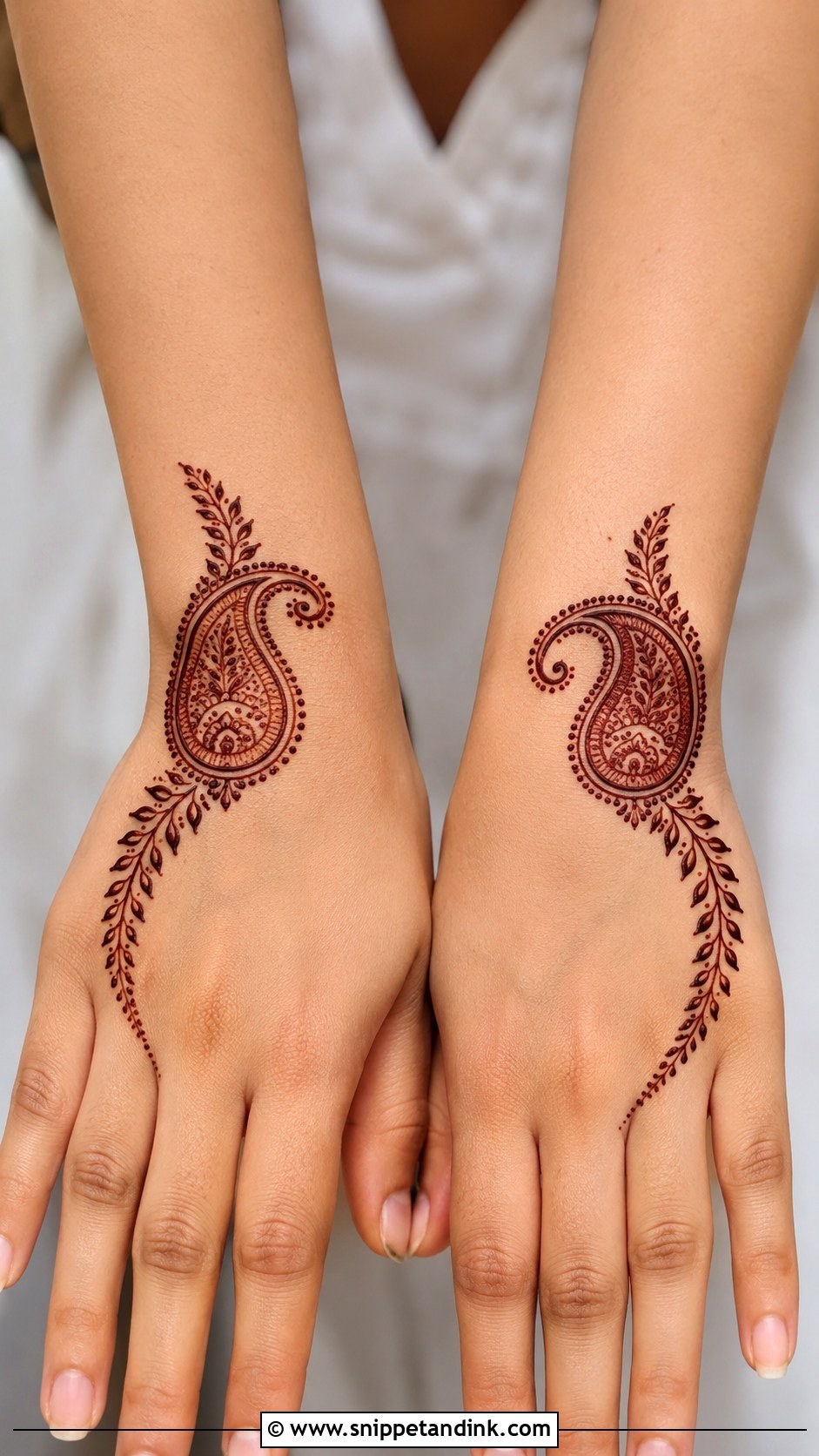 Minimal Paisley Mehndi Design - Snippet and Ink - 35 Minimal Mehndi Designs