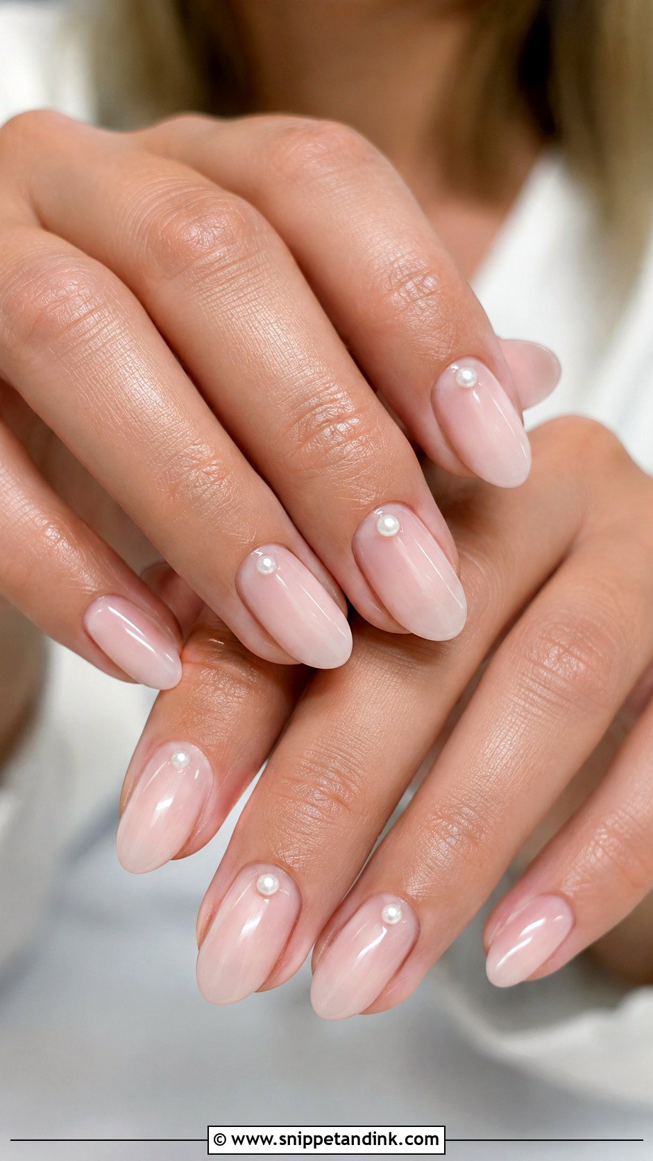 Minimal Pearl Wedding Nails - Snippet and Ink - 20 Minimalist Wedding Nails