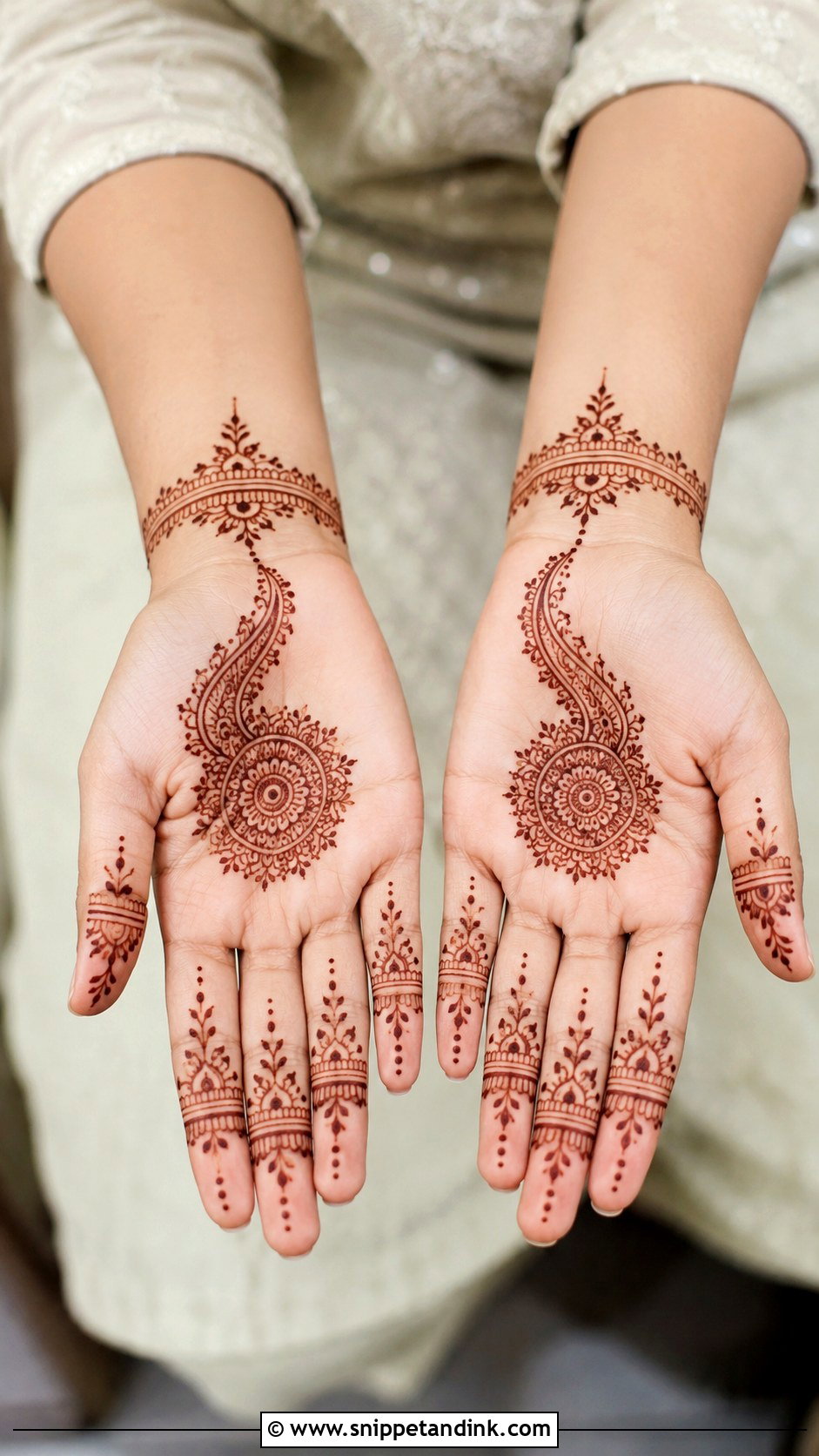 Minimal Traditional Mehndi Design - Snippet and Ink - 35 Traditional Mehndi Designs