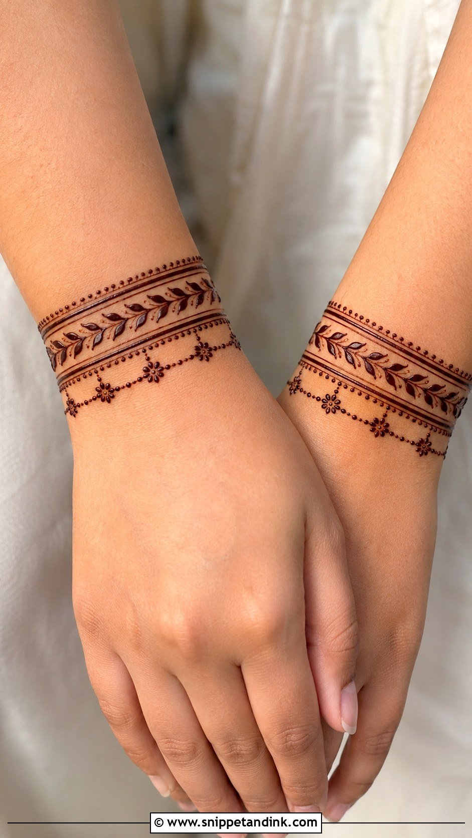 Minimal Wrist Mehndi Design - Snippet and Ink - 35 Minimal Mehndi Designs
