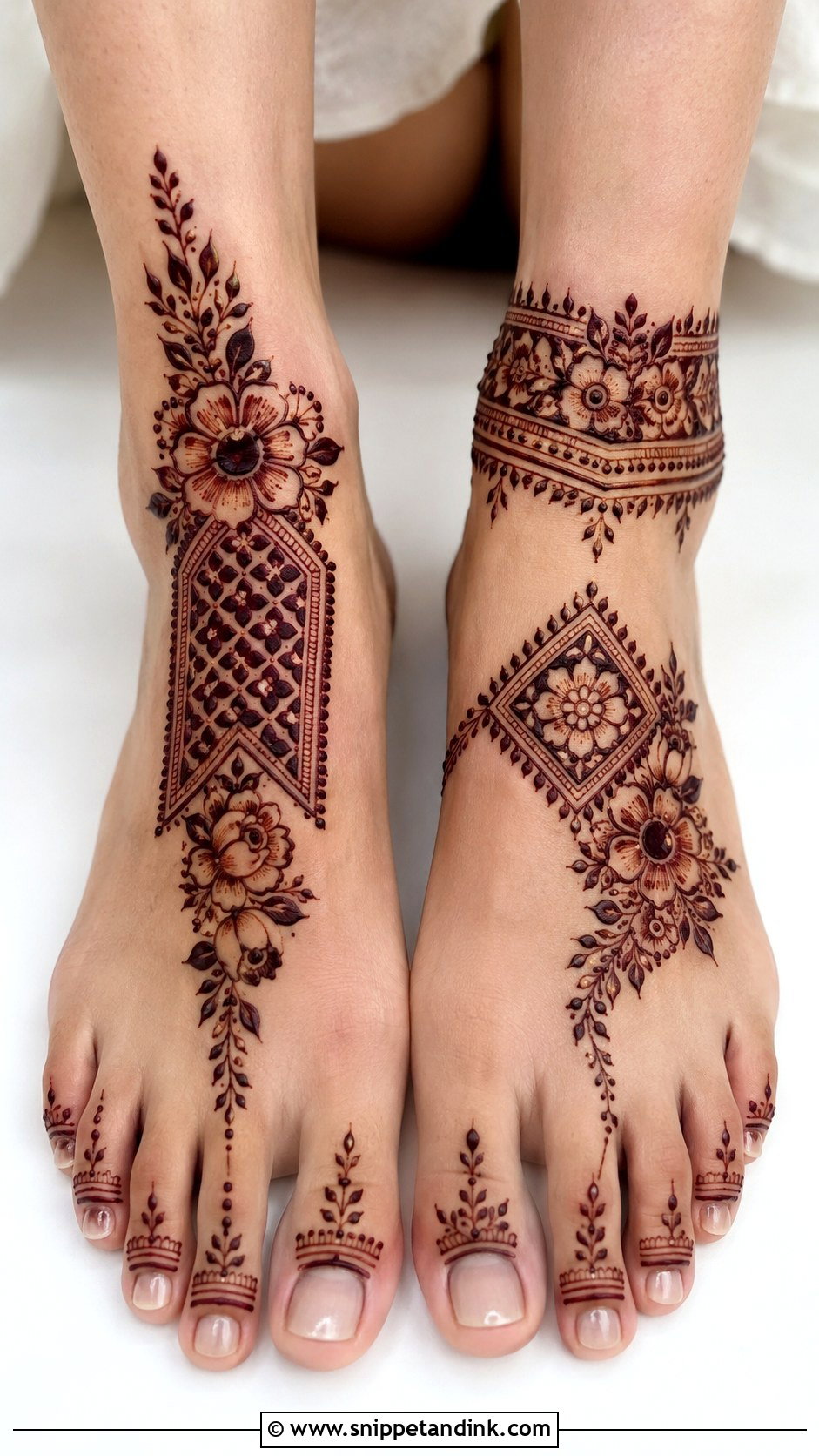 Modern Bridal Foot Mehndi Design - Snippet and Ink - 30 Bridal Mehndi Designs for Foot