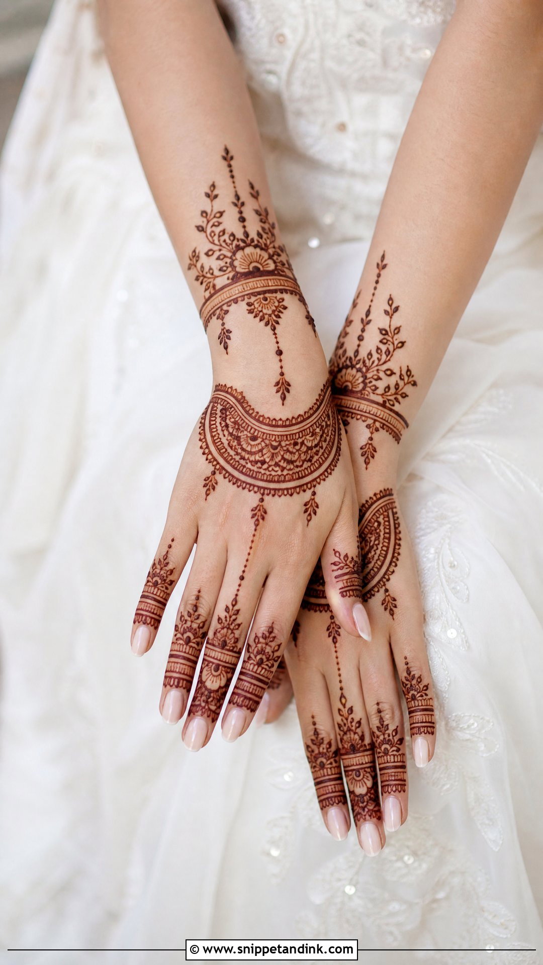 Modern Bridal Khafif Mehndi Design - Snippet and Ink - 20 Bridal Khafif Mehndi Designs