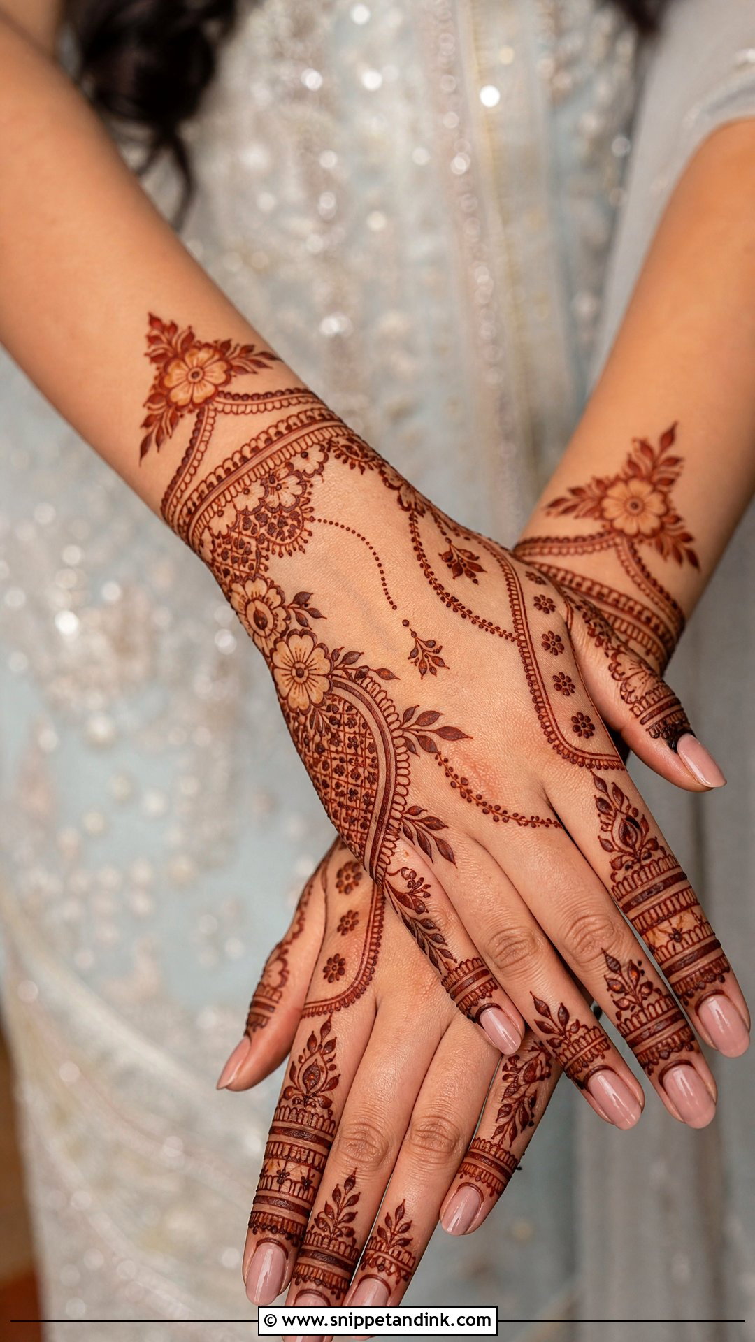 Modern Groom Mother Mehndi Design - Snippet and Ink - 20 Groom Mother Mehndi Design Ideas