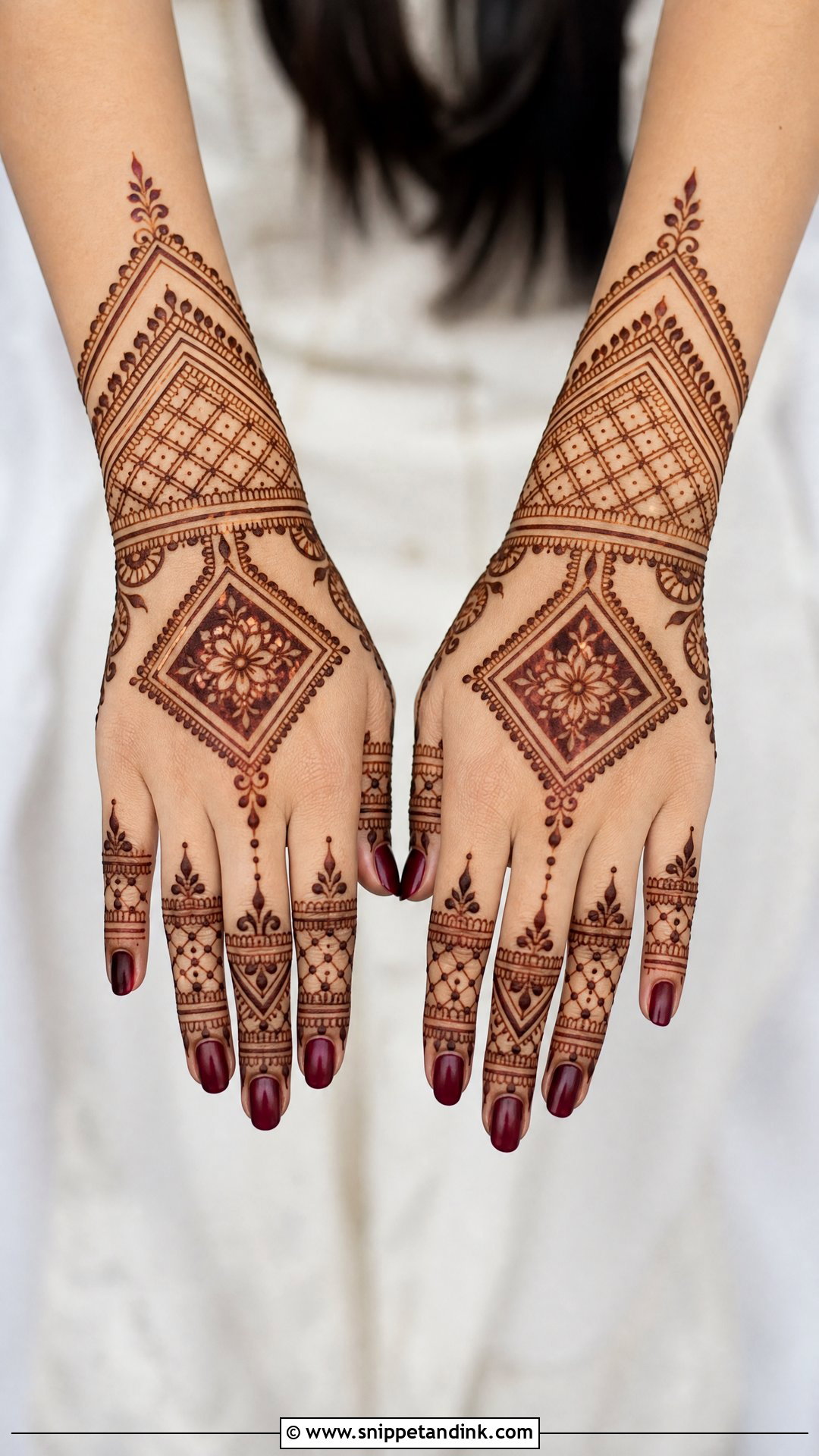 Moroccan Back Bridal Mehndi Design - Snippet and Ink - 20 Latest Unique Back Bridal Mehndi Designs