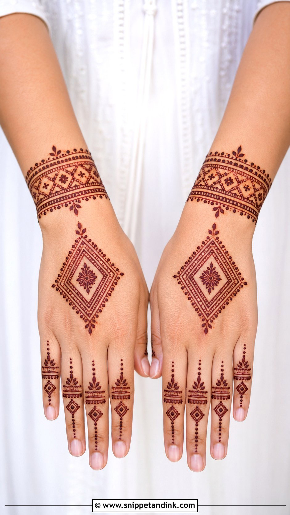 Moroccan Back Hand Mehndi Design - Snippet and Ink - 30 Modern Minimal Back Hand Mehndi Designs