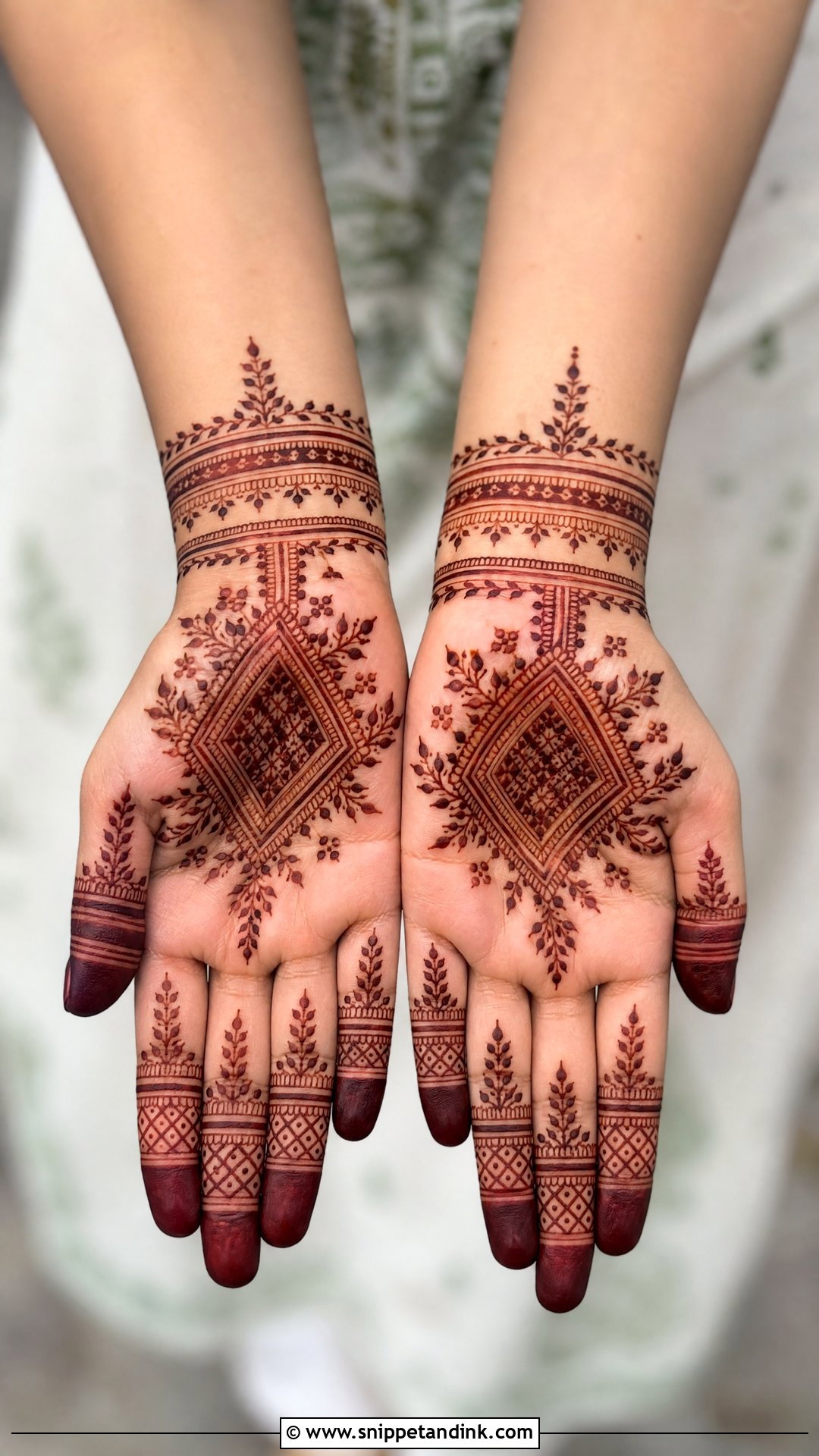 Moroccan Bail Front Hand Mehndi Design - Snippet and Ink - 25 Bail Front Hand Mehndi Design Ideas