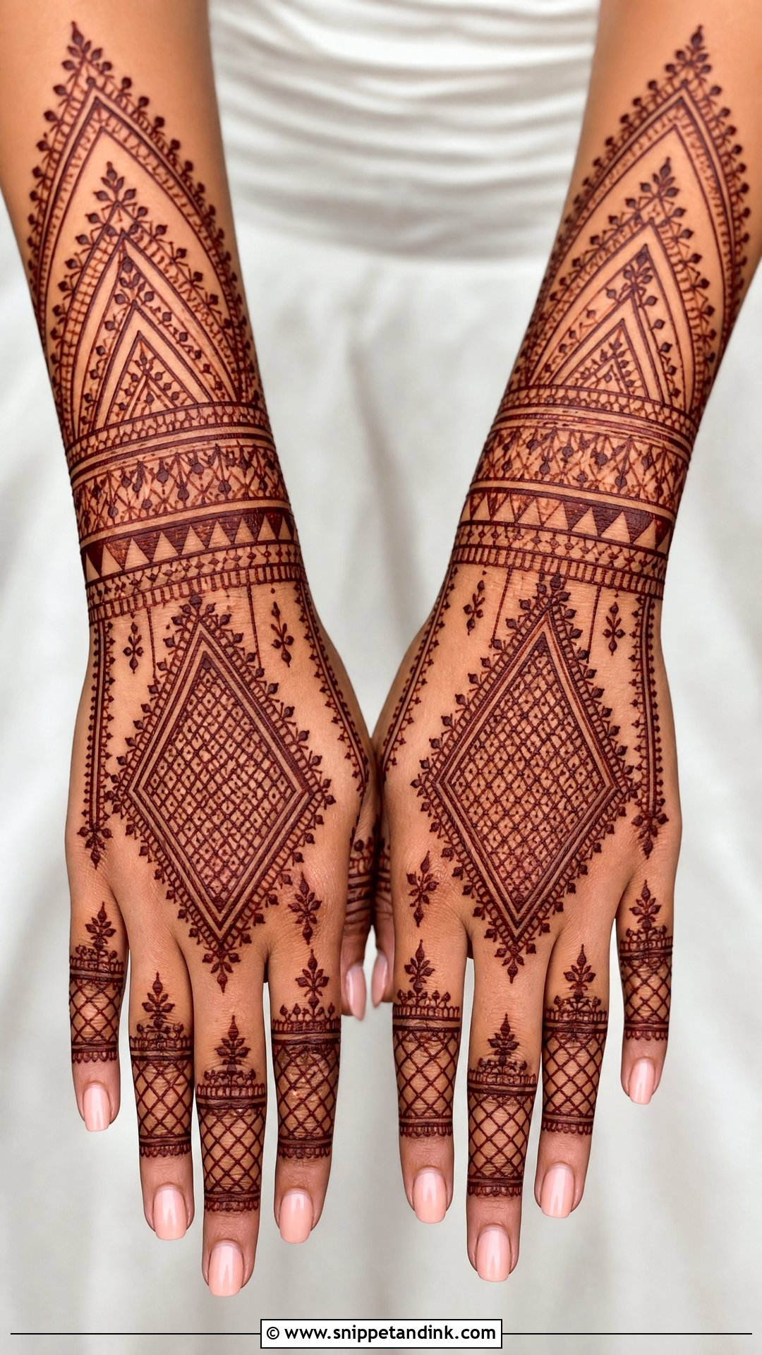 Moroccan Bridal Mehandi Design - Snippet and Ink - 30 Latest Bridal Mehandi Designs