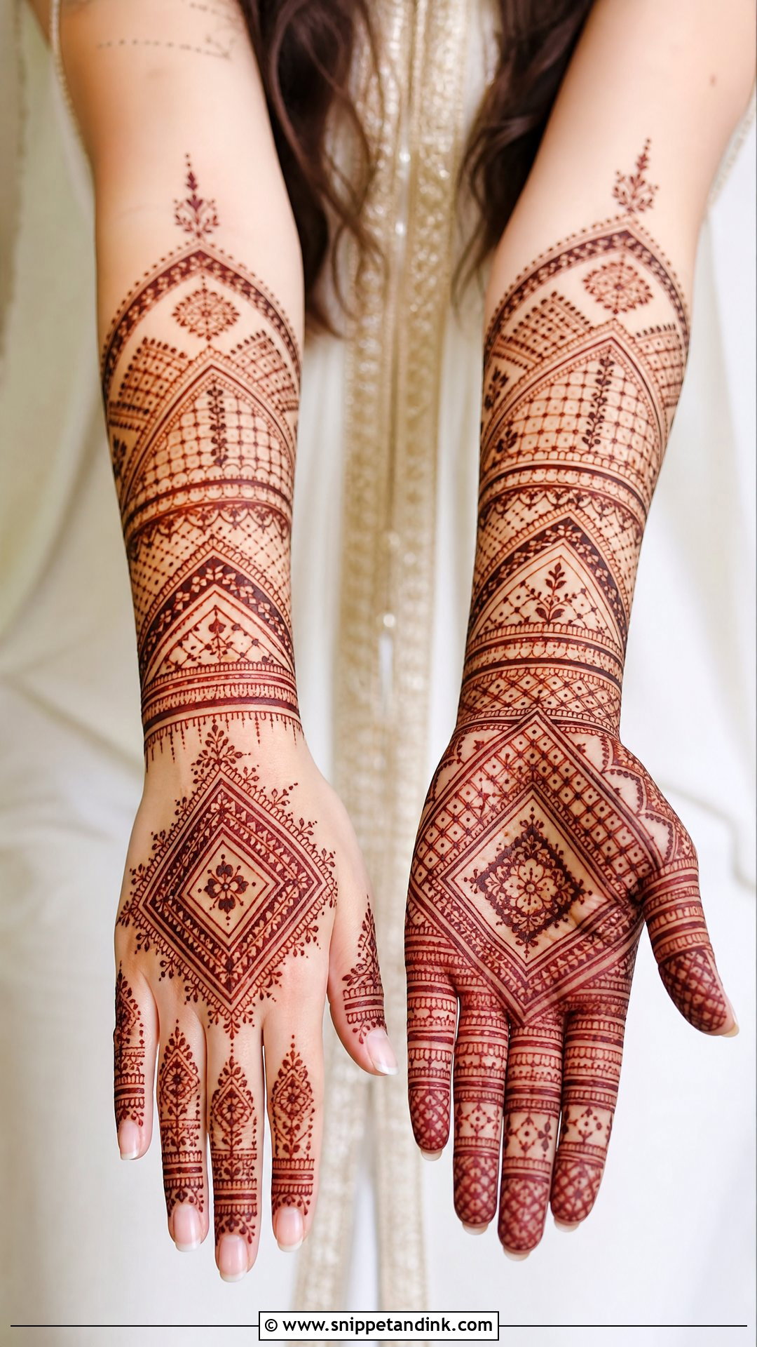 Moroccan Bridal Mehndi Design - Snippet and Ink - 20 Bride Hand Mehndi Designs