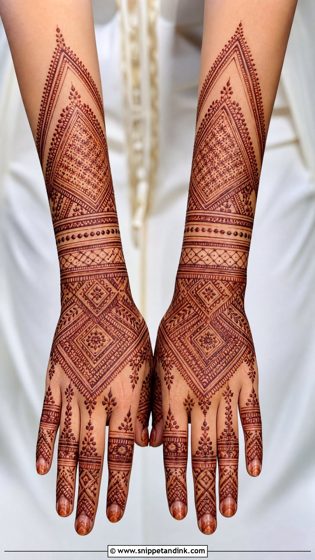 Moroccan Bridal Mehndi Design - Snippet and Ink - 20 Bridal Mehndi Art Designs