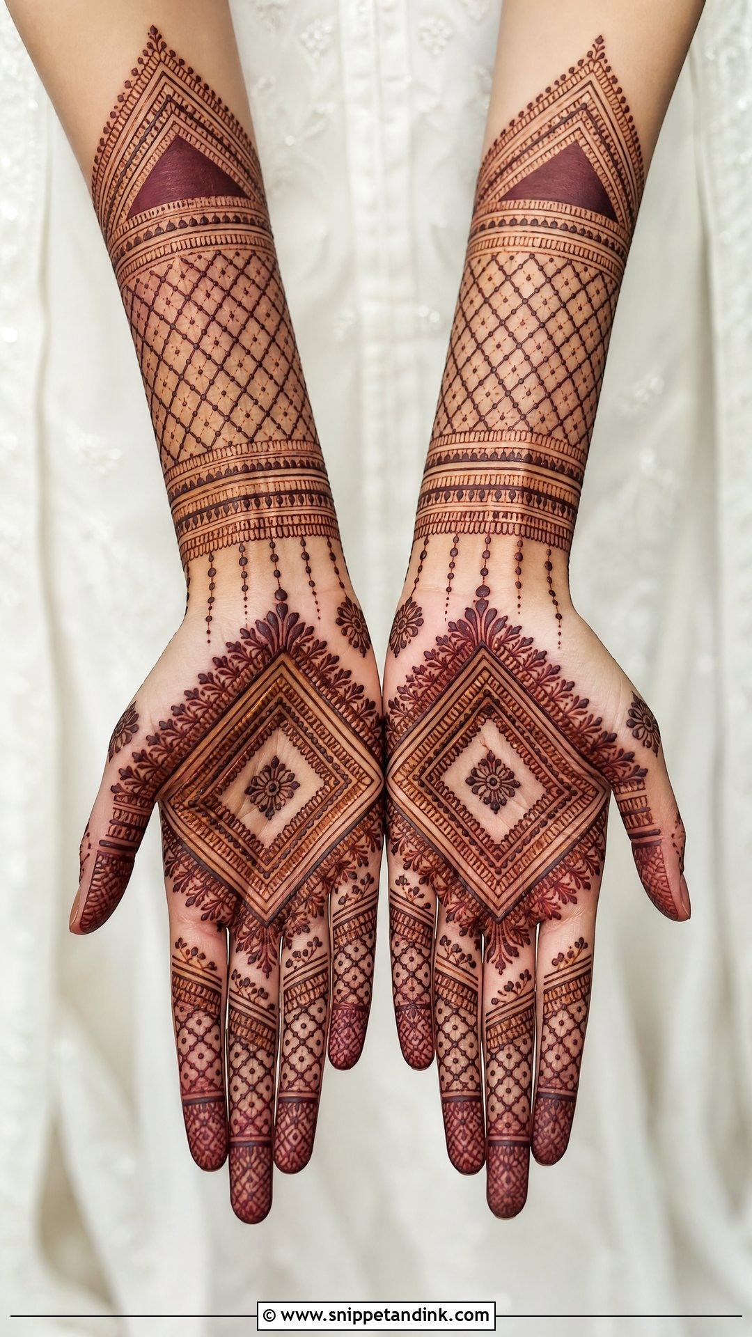 Moroccan Bridal Mehndi Design - Snippet and Ink - 20 Bridal Mehndi Designs Figures
